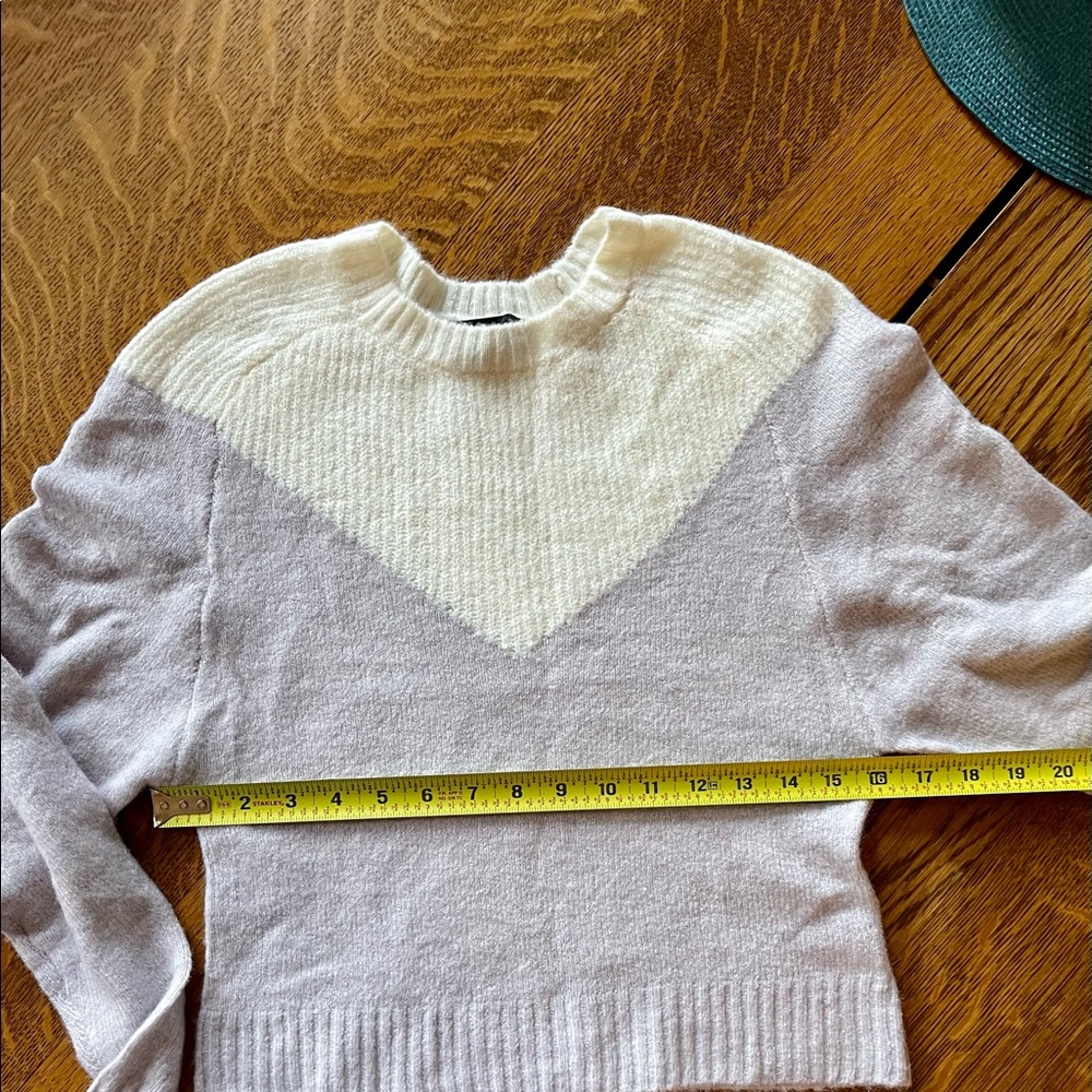 Express Sweater - Picture 6 of 10